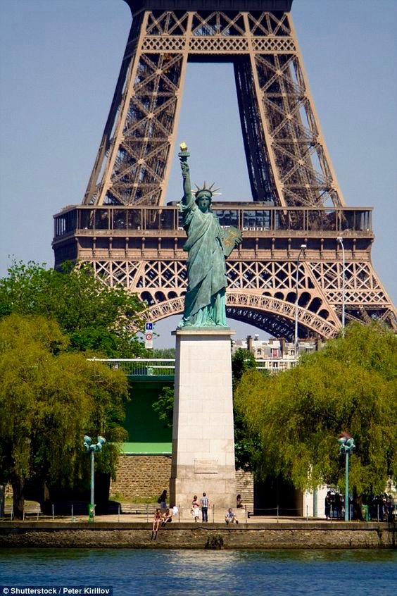 La Statue De La Liberte Plus Parisienne Que New Yorkaise Paris Ma Belle